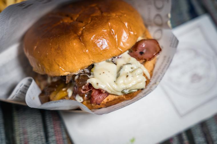 Burger με μπέικον